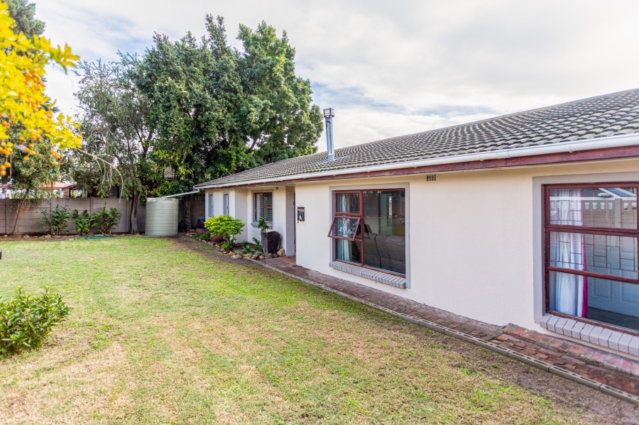 3 Bedroom Property for Sale in Protea Heights Western Cape